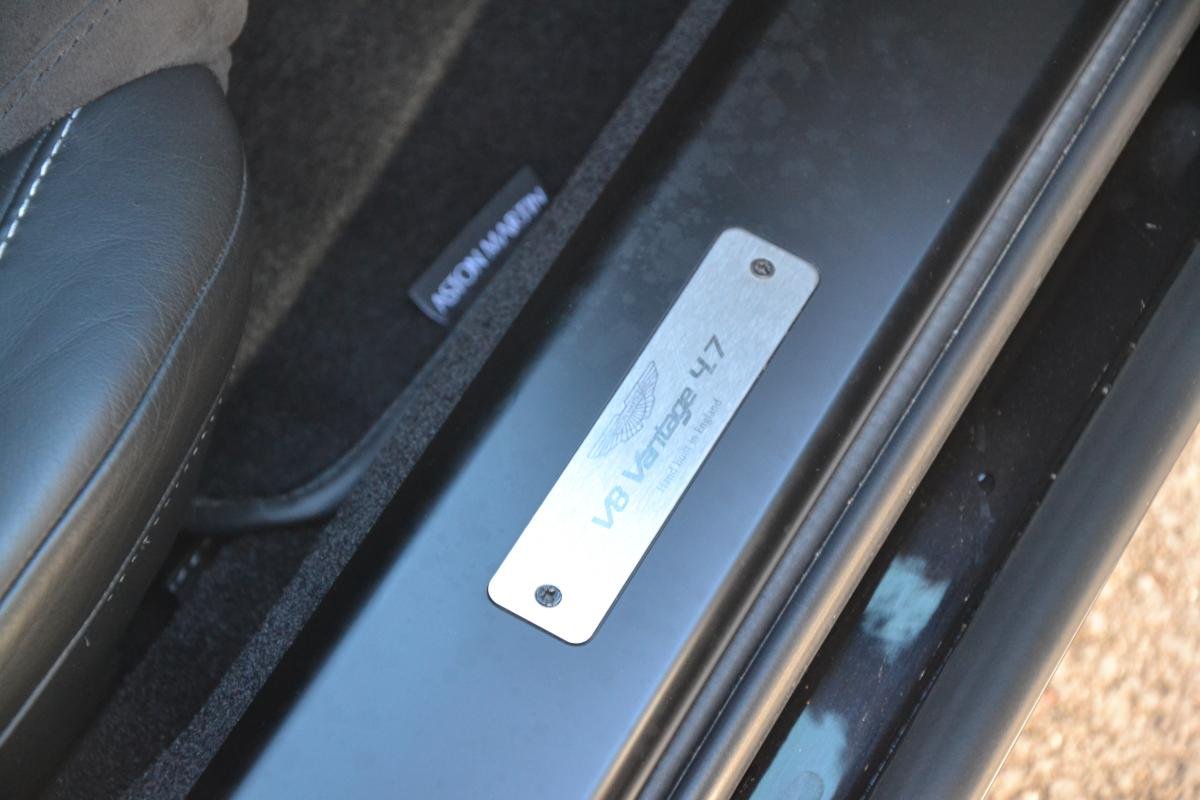 Aston Martin Vantage - Photo 19
