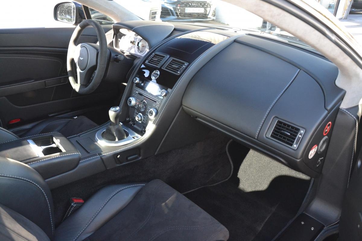 Aston Martin Vantage - Photo 20