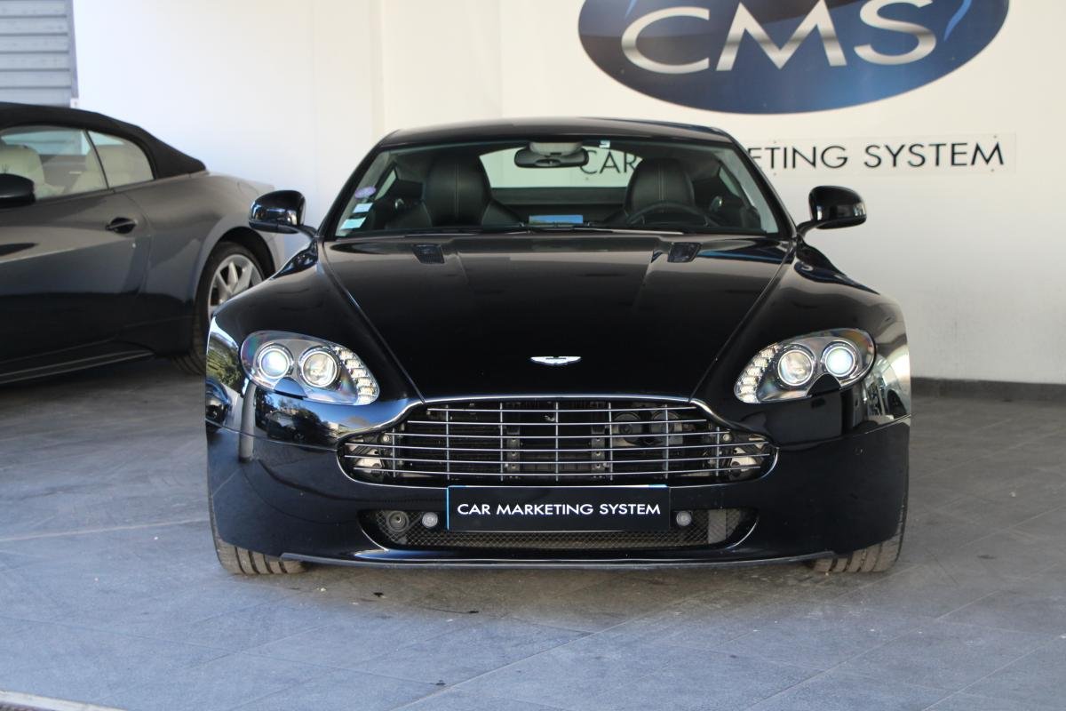 Aston Martin Vantage - Photo 2