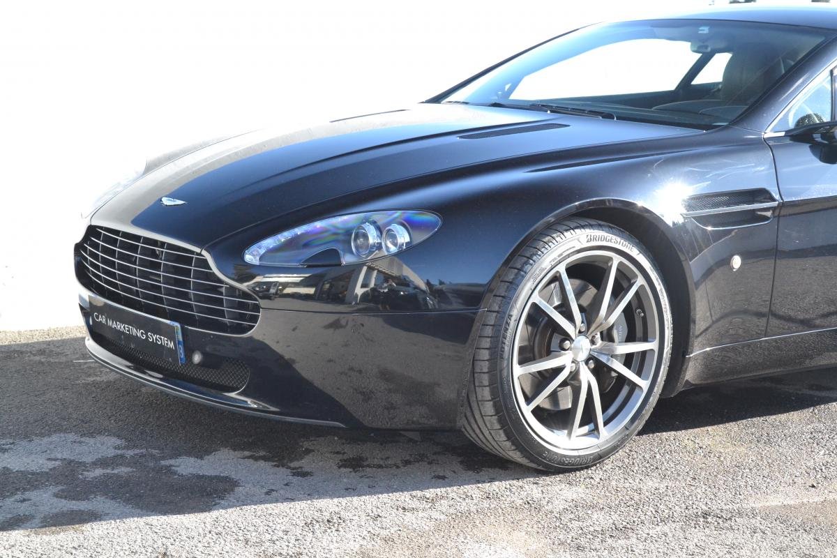 Aston Martin Vantage - Photo 3