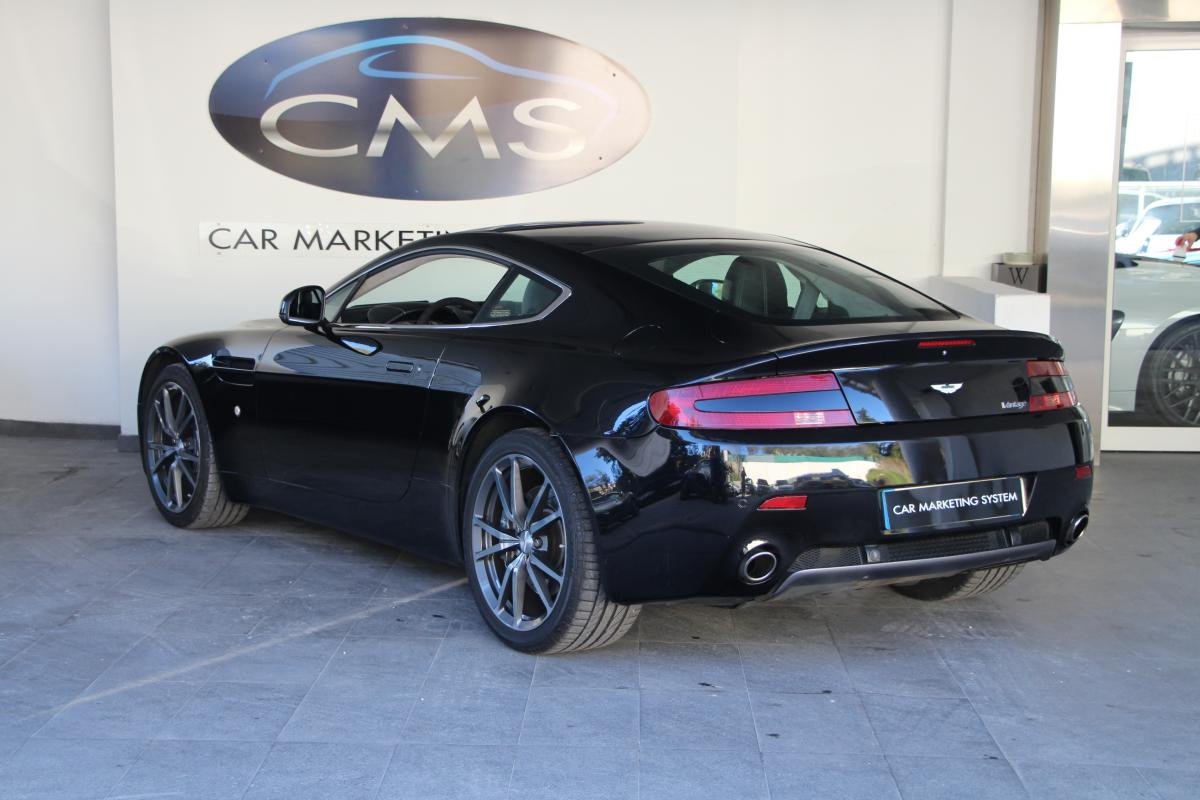 Aston Martin Vantage - Photo 5