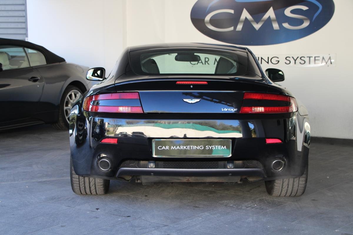 Aston Martin Vantage - Photo 6