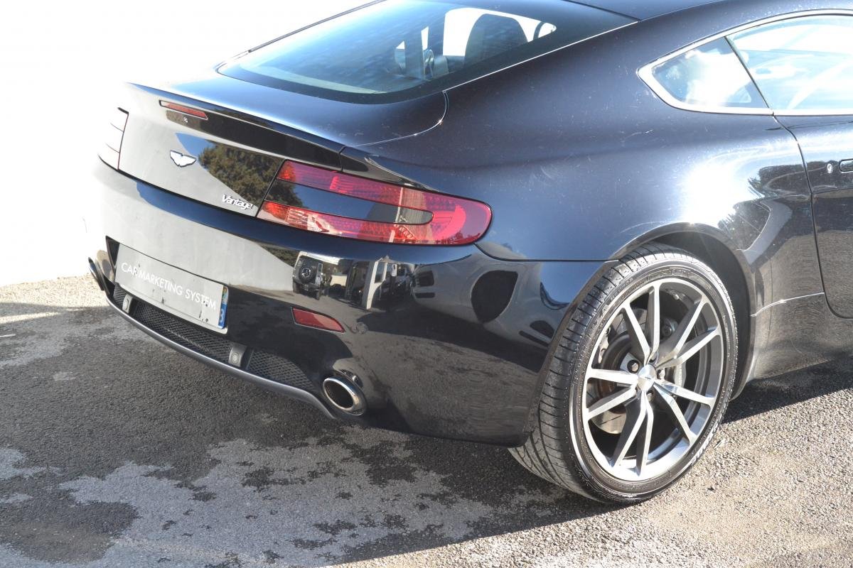 Aston Martin Vantage - Photo 7