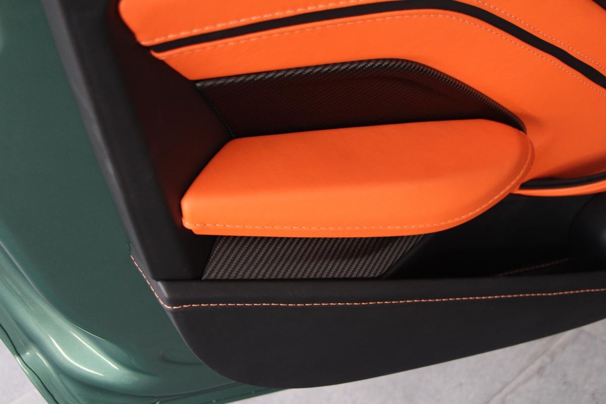 Aston Martin V12 Vantage - Photo 16