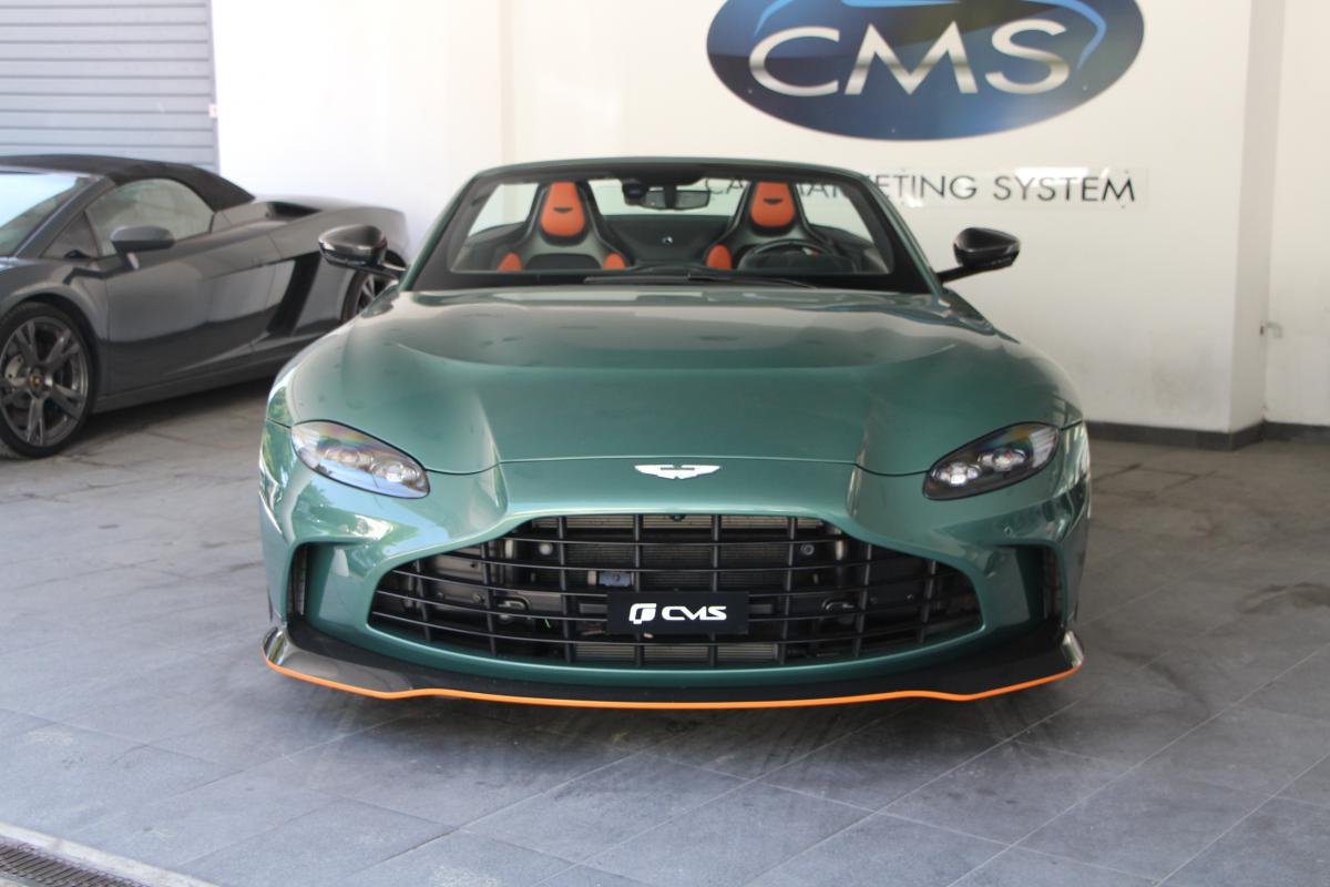 Aston Martin V12 Vantage - Photo 2