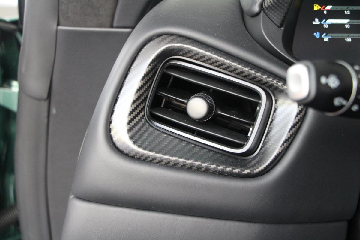 Aston Martin V12 Vantage - Photo 29