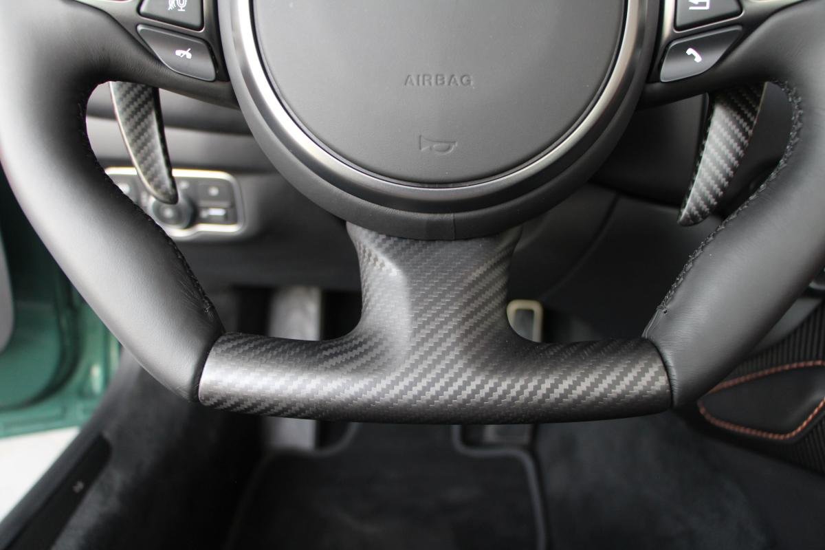 Aston Martin V12 Vantage - Photo 31