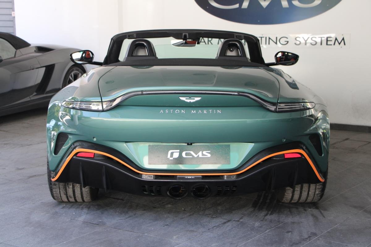 Aston Martin V12 Vantage - Photo 4