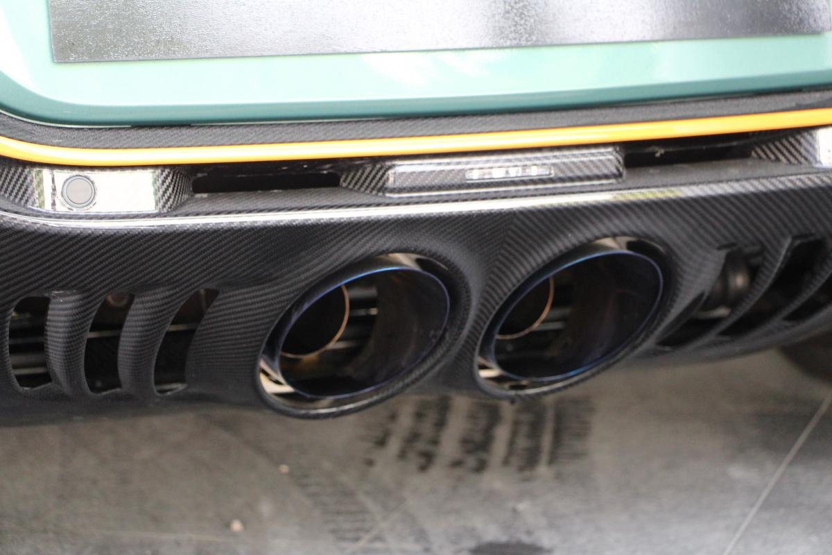 Aston Martin V12 Vantage - Photo 6