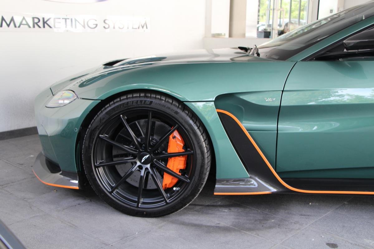 Aston Martin V12 Vantage - Photo 7