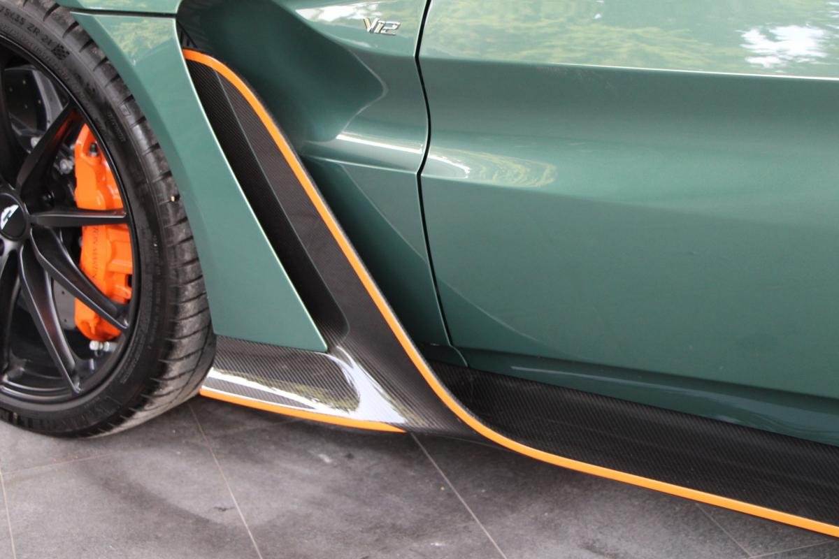 Aston Martin V12 Vantage - Photo 8