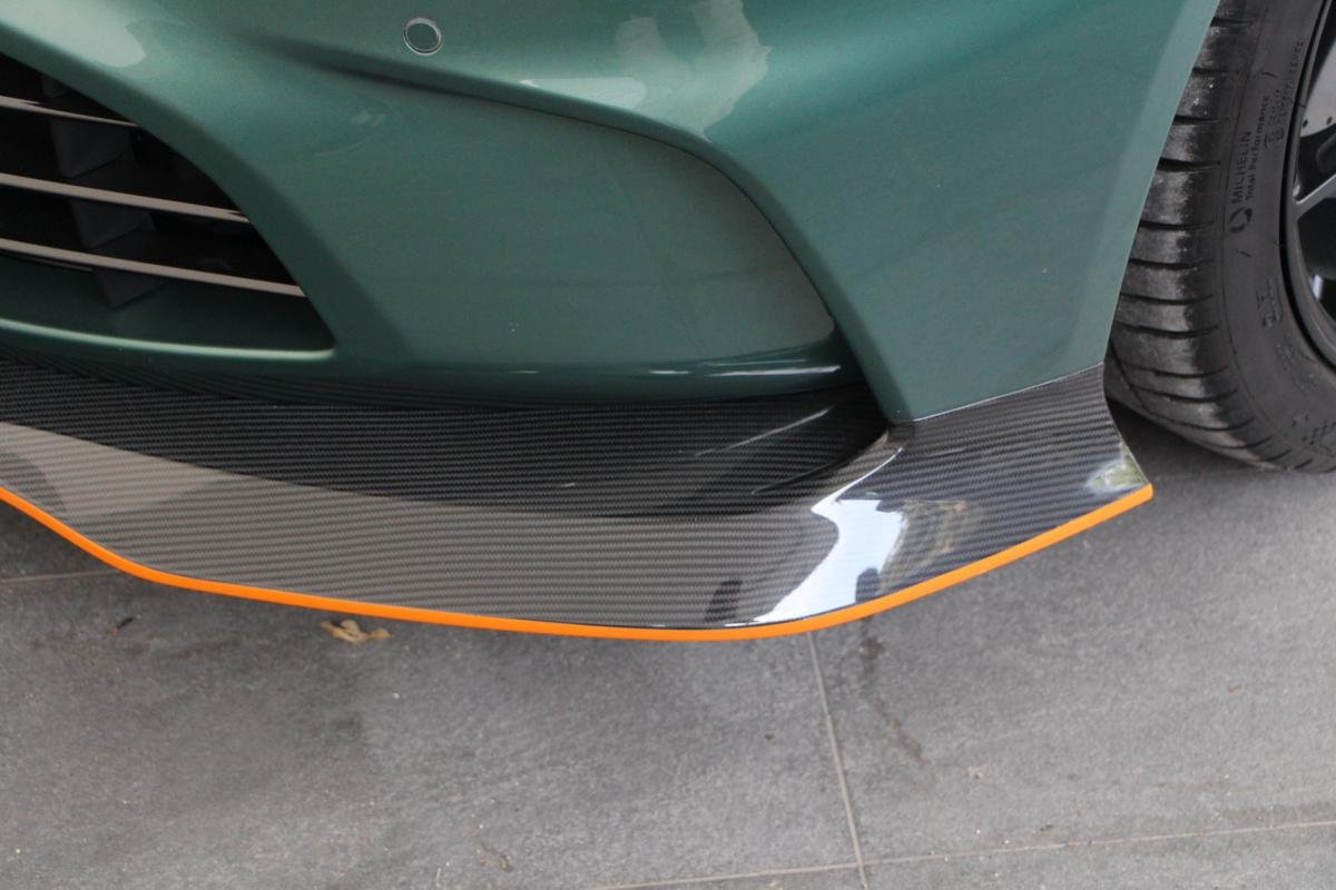 Aston Martin V12 Vantage - Photo 10