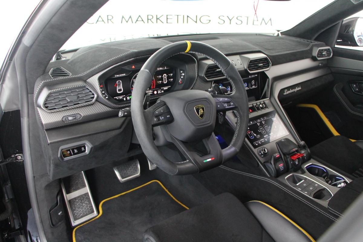 Lamborghini Urus - Photo 12
