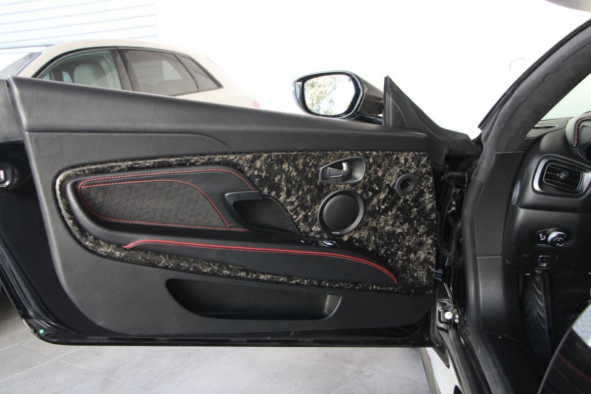 Aston Martin DBS - Photo 17