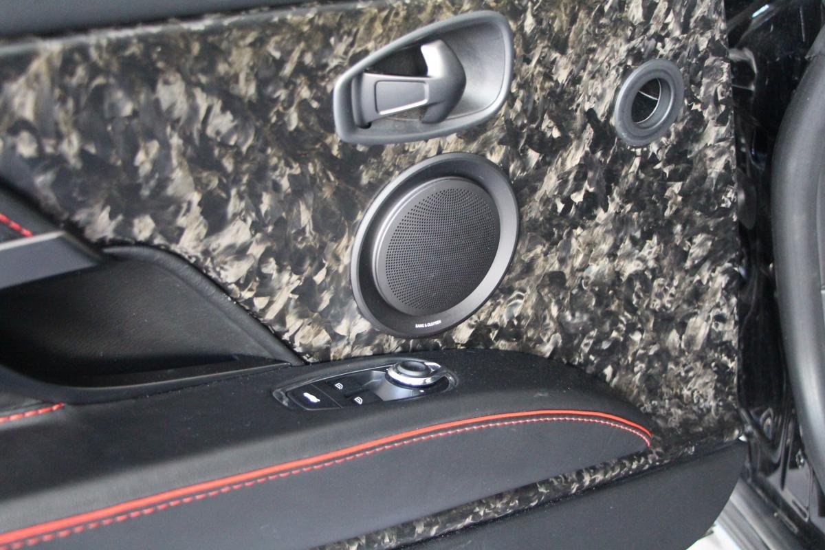 Aston Martin DBS - Photo 18