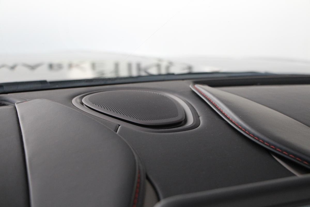 Aston Martin DBS - Photo 30