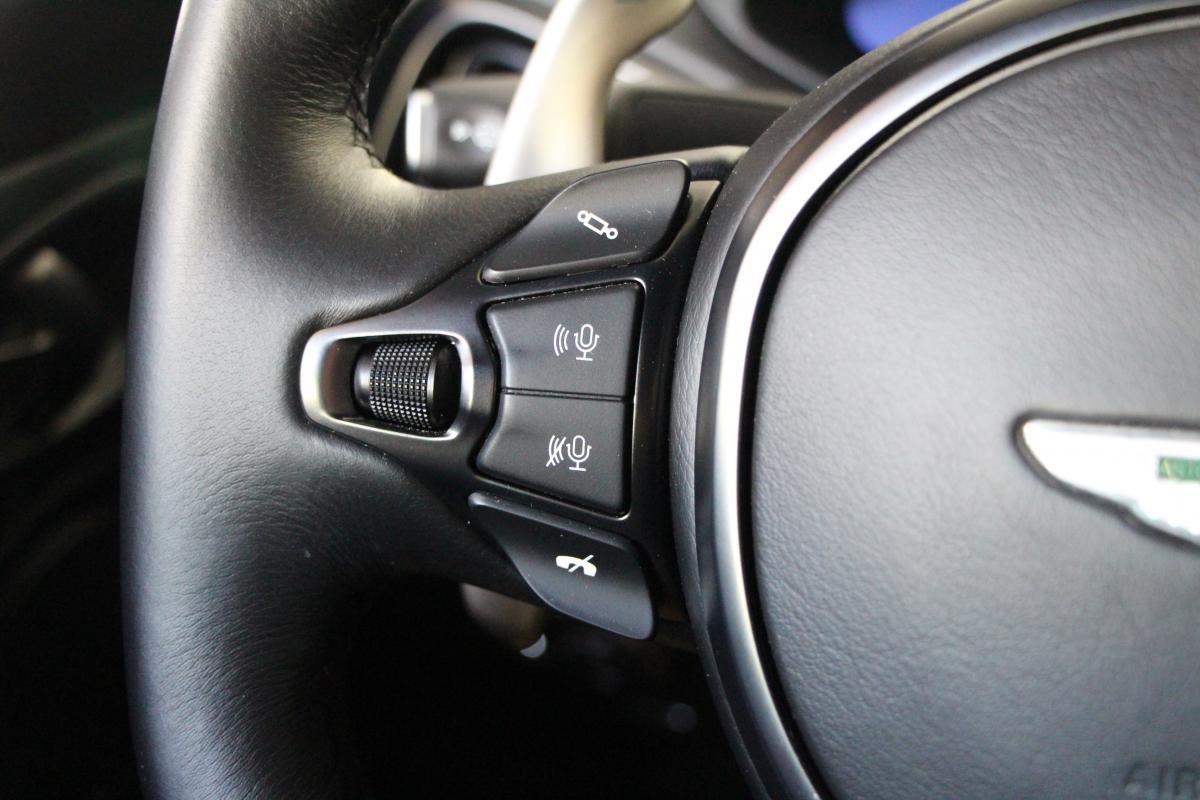 Aston Martin DBS - Photo 33