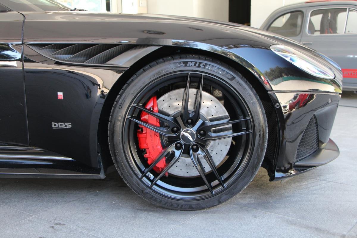 Aston Martin DBS - Photo 6