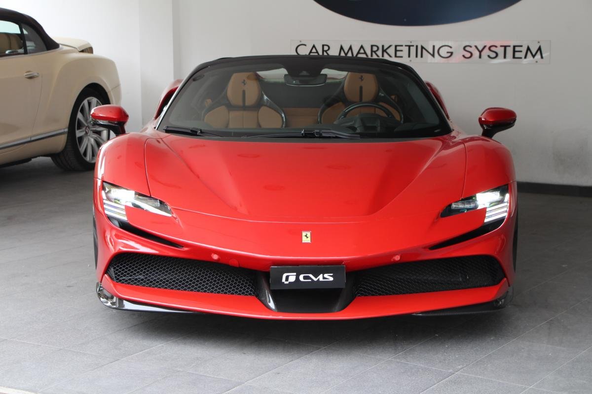 Ferrari SF90 - Photo 2