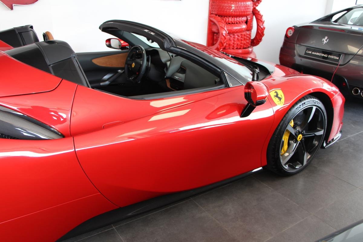 Ferrari SF90 - Photo 6