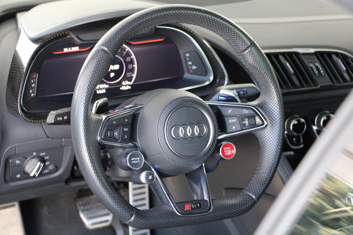 Audi R8 - Photo 16