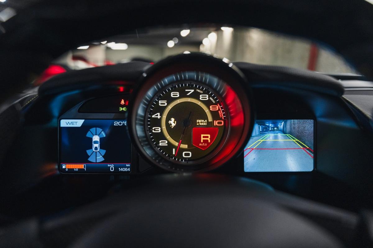 Ferrari 812 Superfast - Photo 25