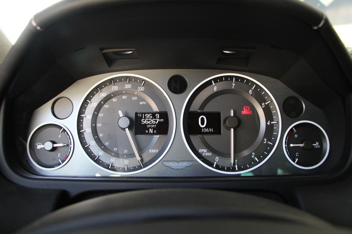 Aston Martin V8 Vantage - Photo 14