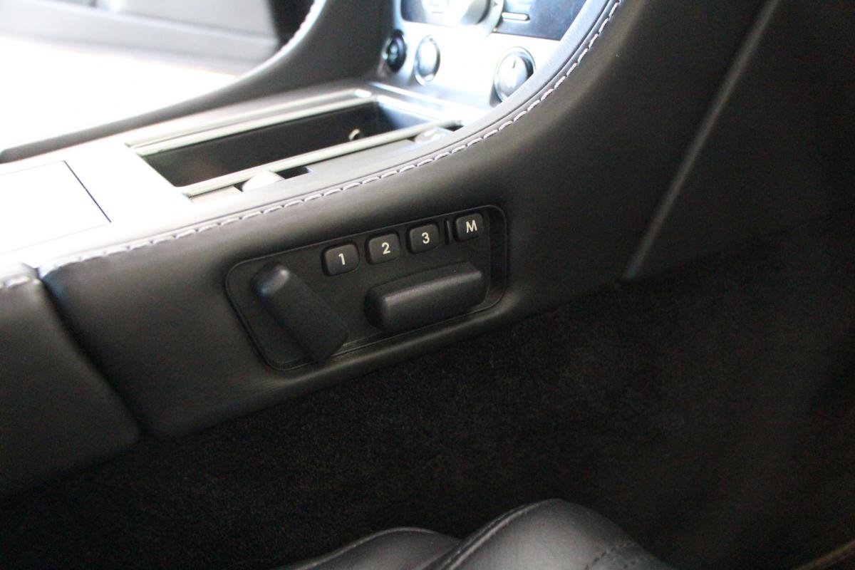 Aston Martin V8 Vantage - Photo 17