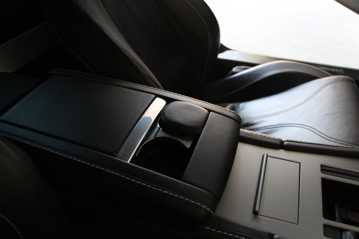 Aston Martin V8 Vantage - Photo 18