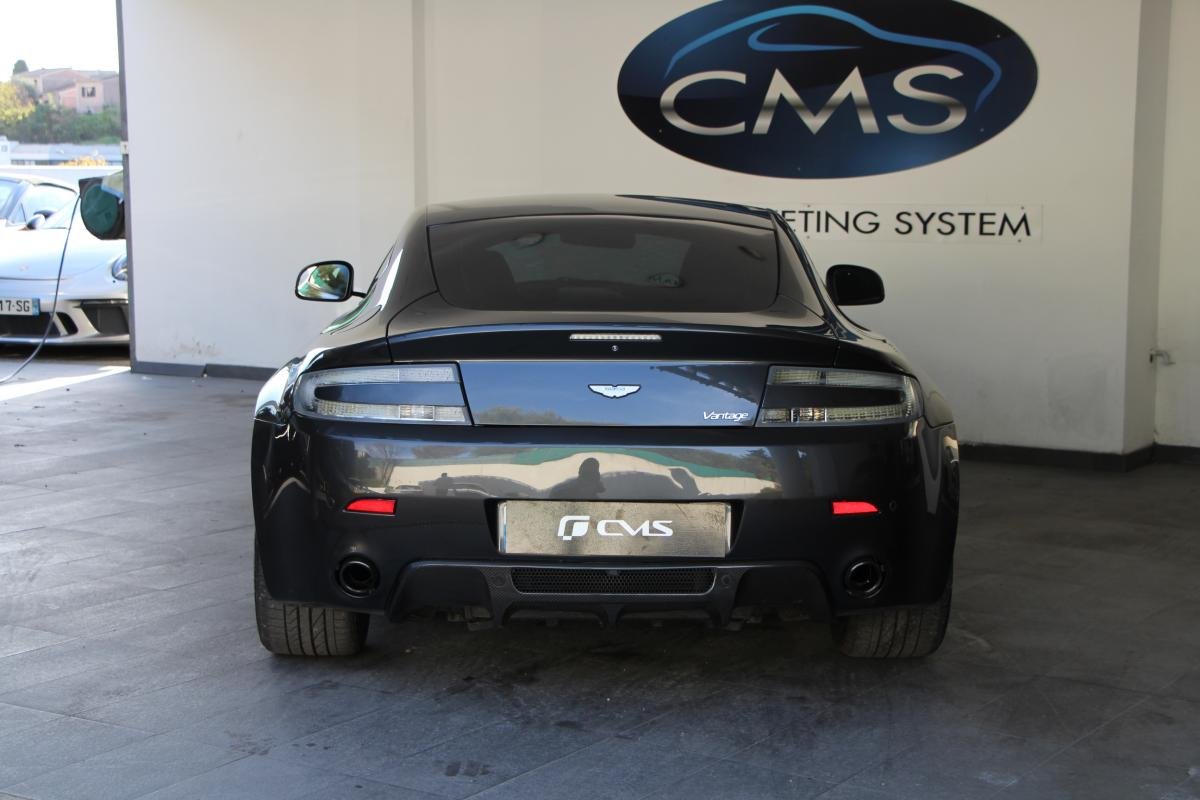 Aston Martin V8 Vantage - Photo 8