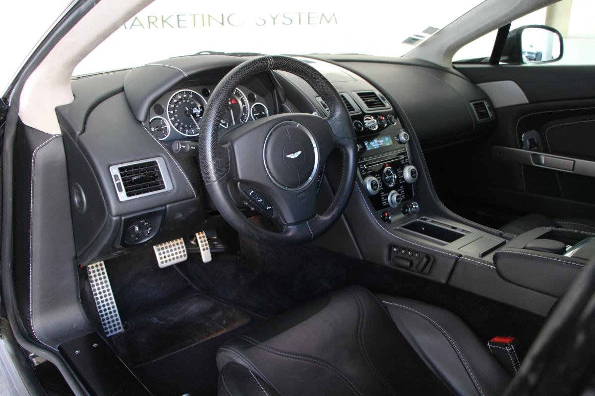 Aston Martin V8 Vantage - Photo 10