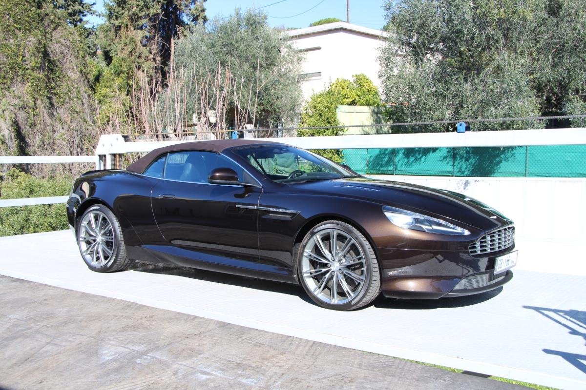 Aston Martin DB9