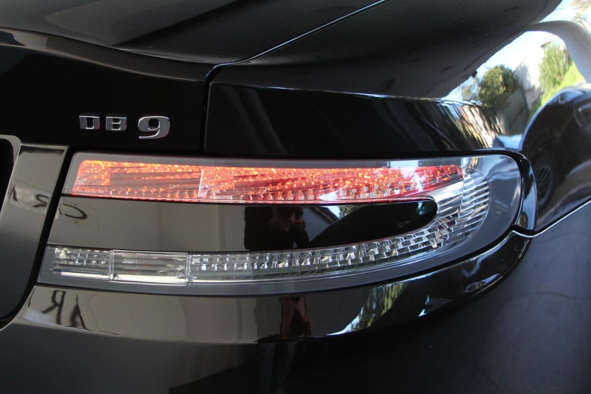 Aston Martin DB9 - Photo 19