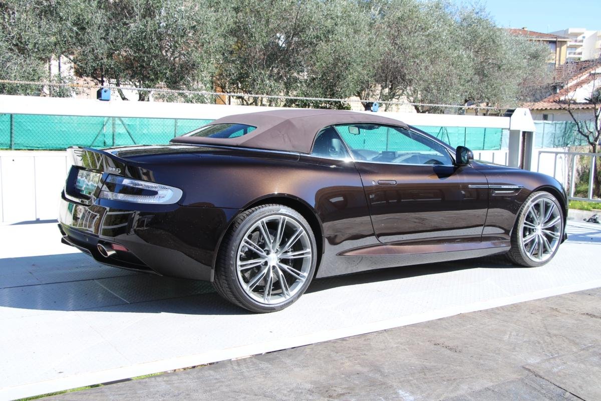 Aston Martin DB9 - Photo 3