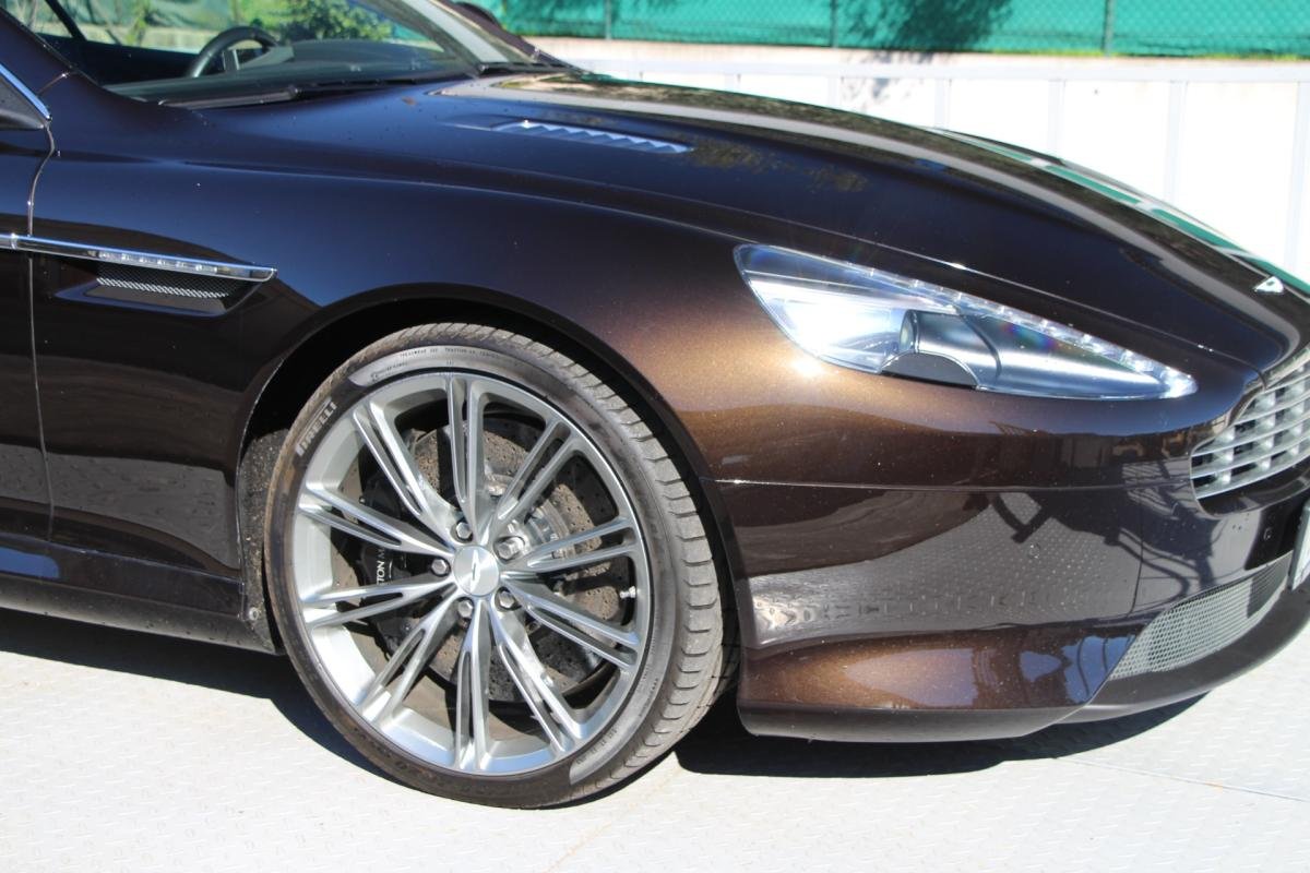 Aston Martin DB9 - Photo 4