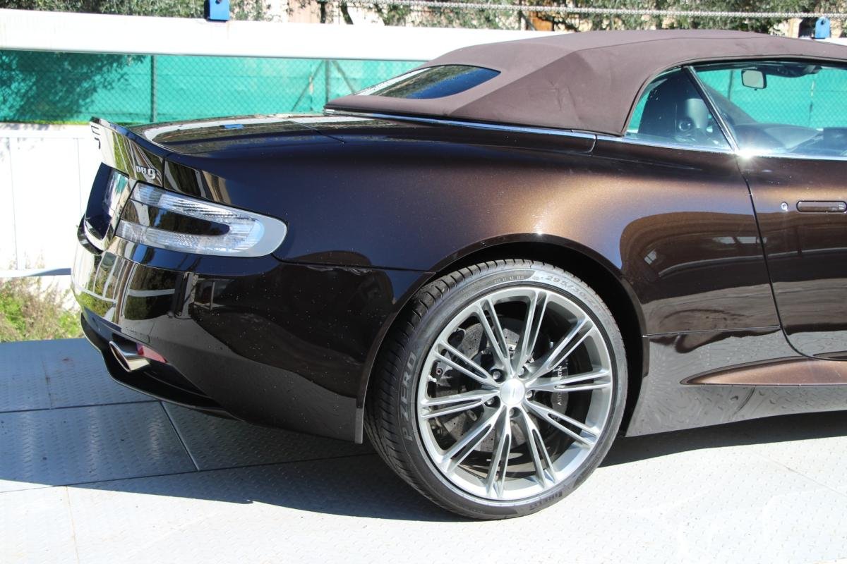 Aston Martin DB9 - Photo 5