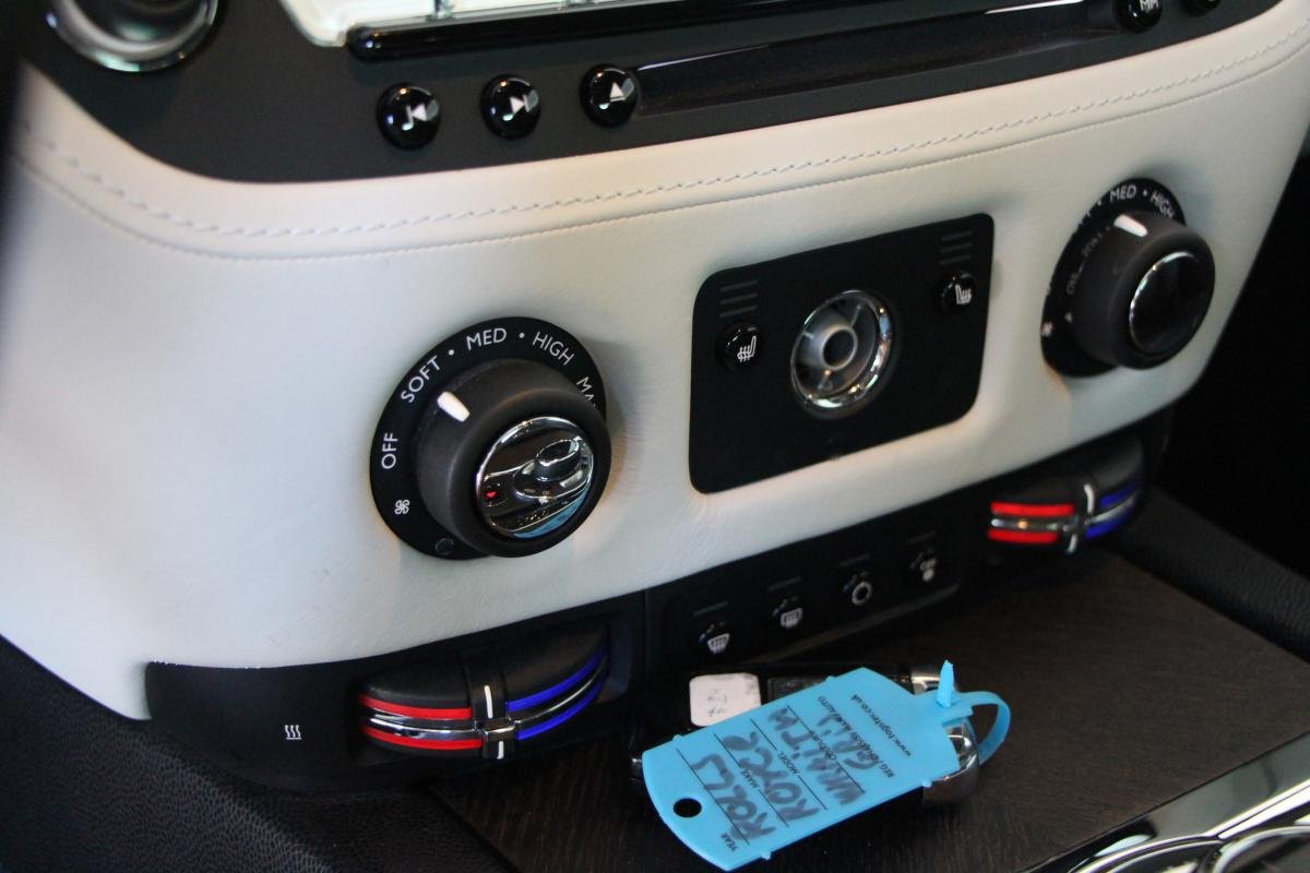 Rolls-Royce Wraith - Photo 23