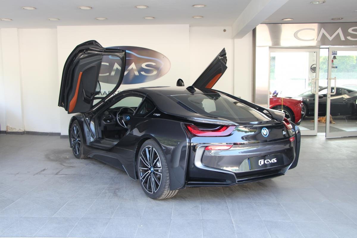 BMW i8 - Photo 2