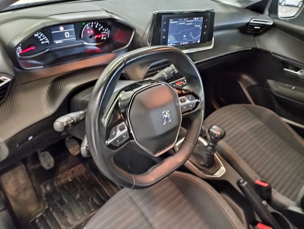 Peugeot 208 - Photo 3