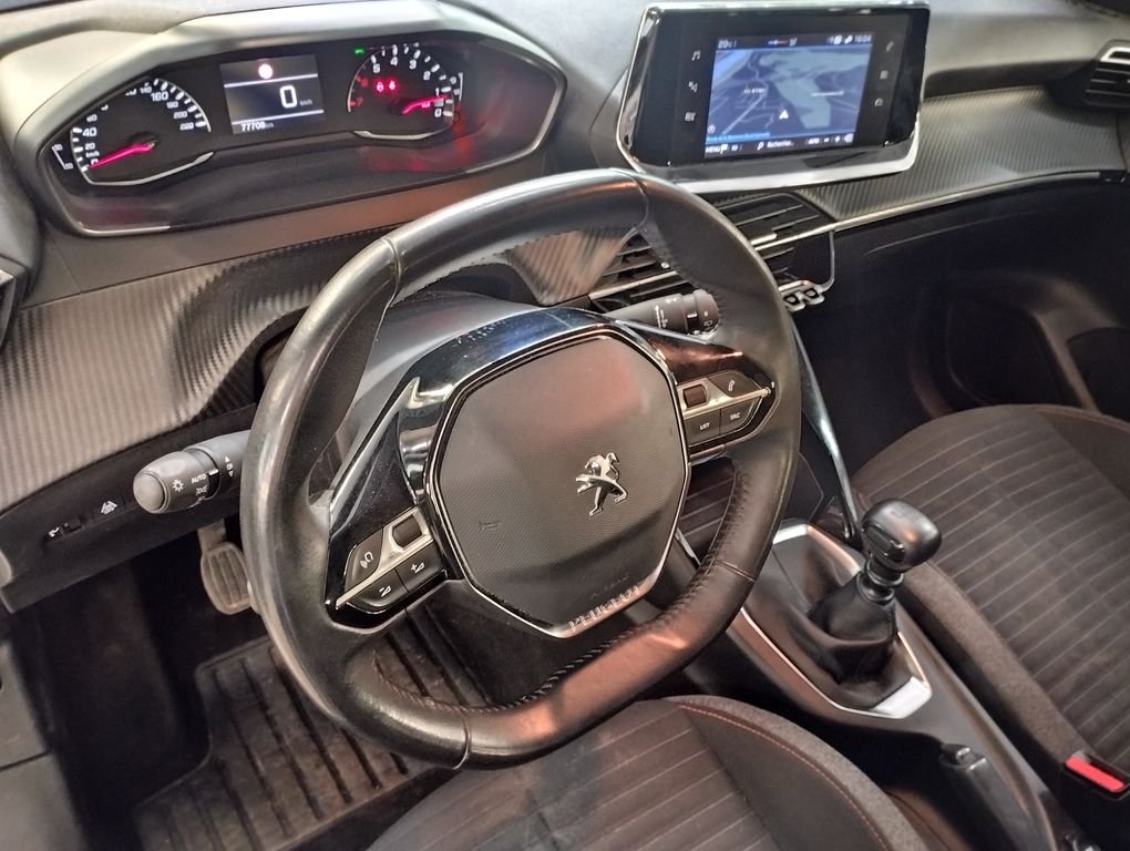 Peugeot 208 - Photo 3