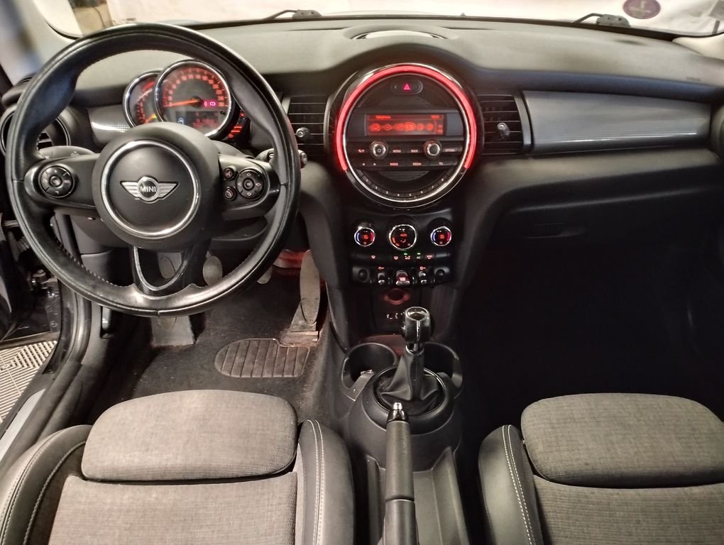 Mini Cooper - Photo 3