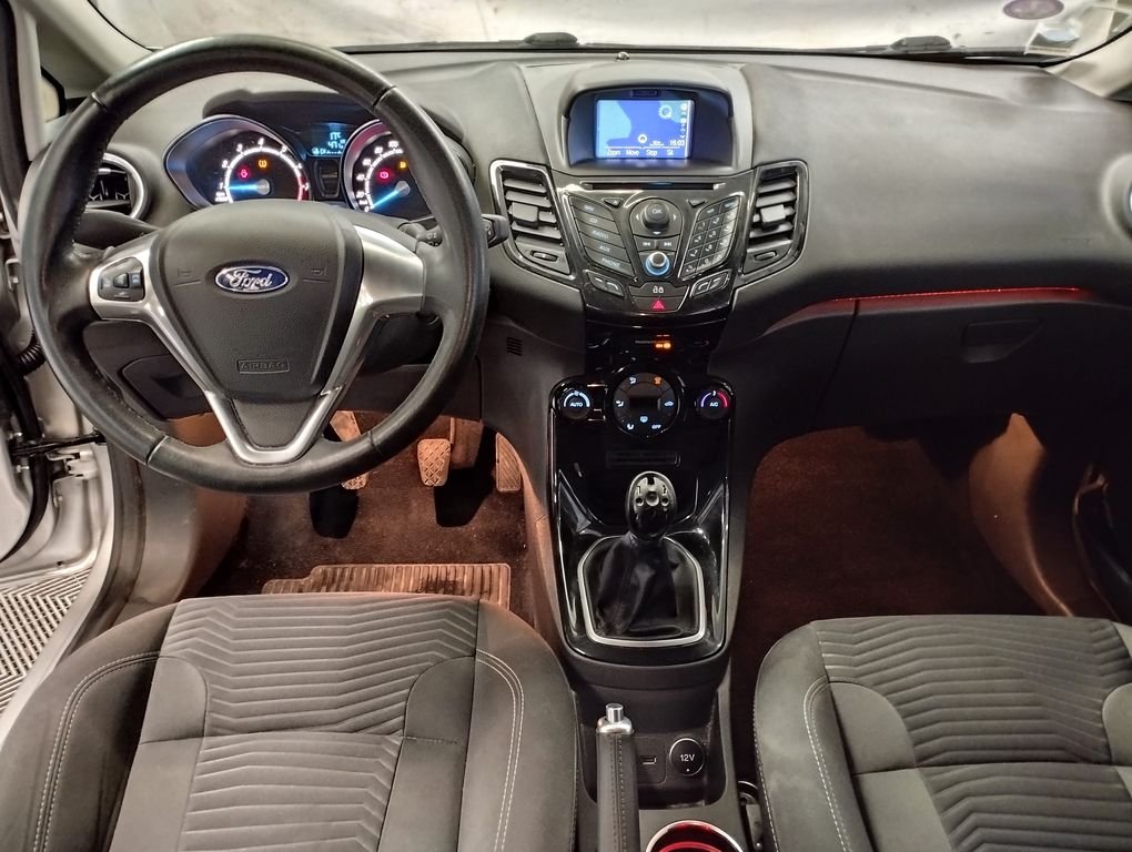 Ford Fiesta - Photo 3