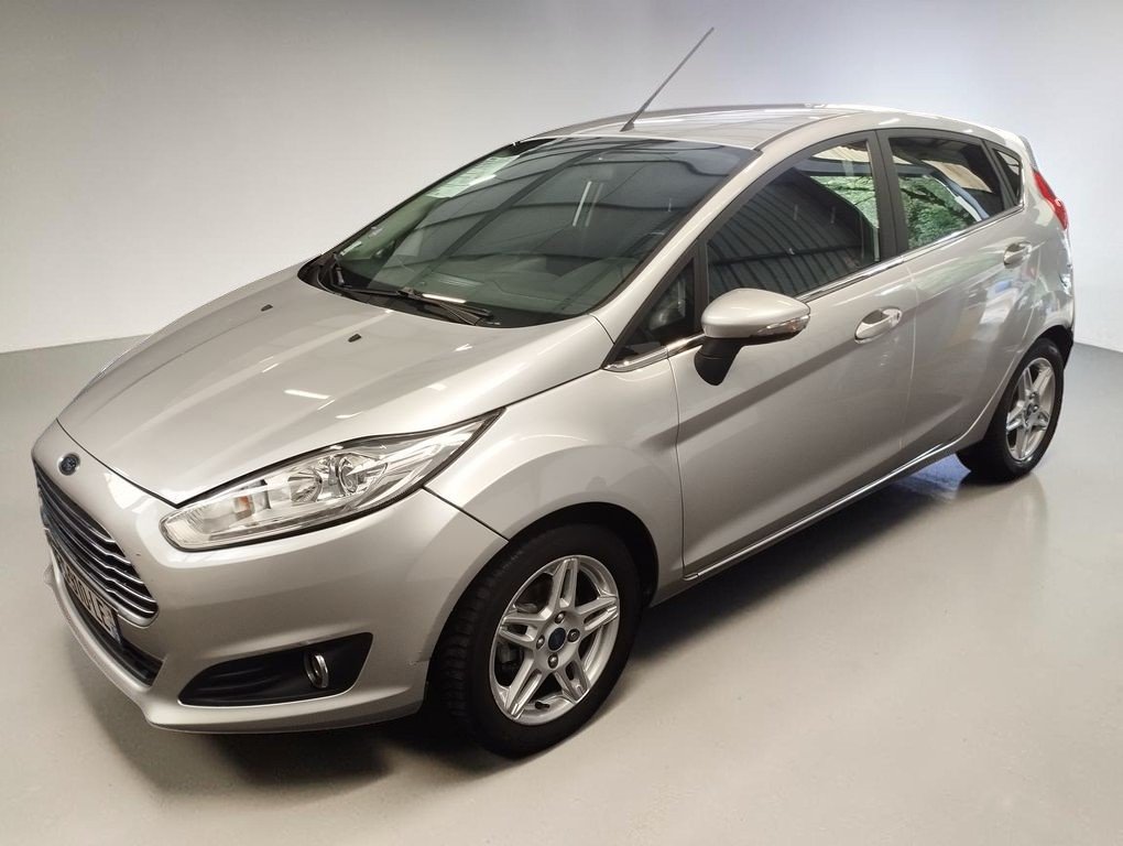 Ford Fiesta - Photo 6