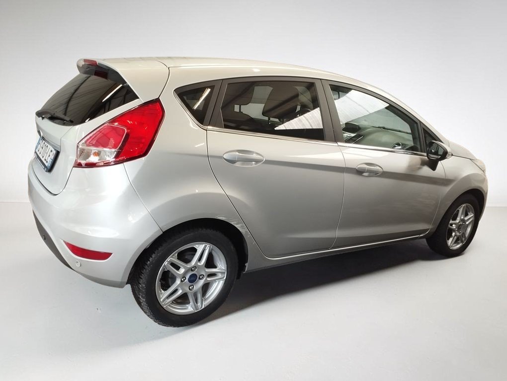 Ford Fiesta - Photo 7