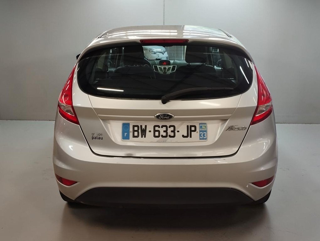 Ford Fiesta - Photo 5