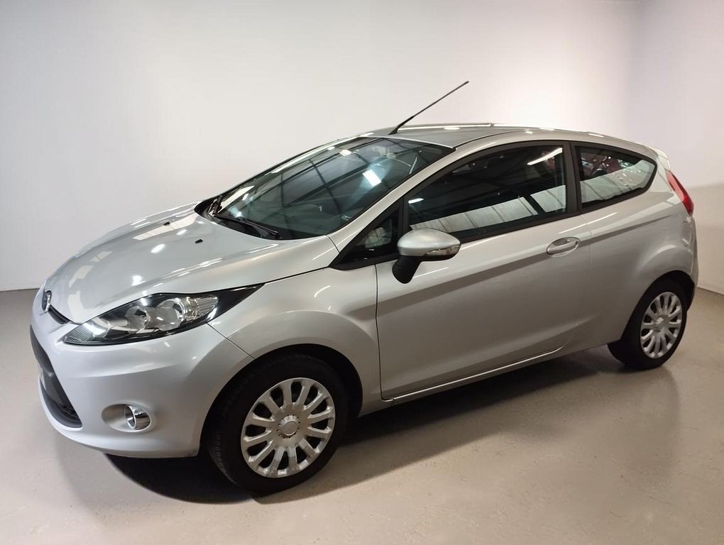 Ford Fiesta - Photo 6