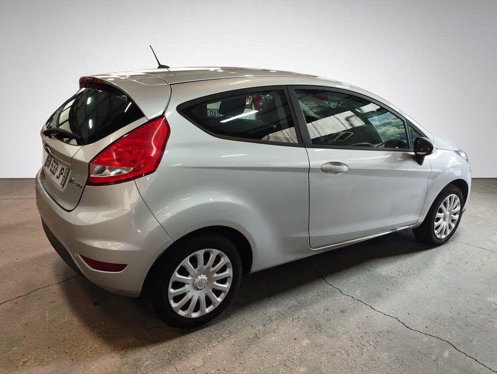 Ford Fiesta - Photo 7