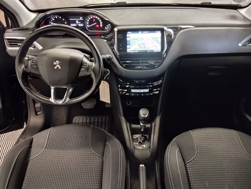 Peugeot 208 - Photo 3