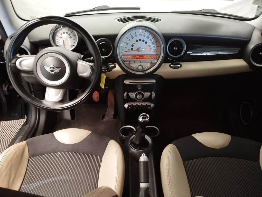 Mini Cooper - Photo 3
