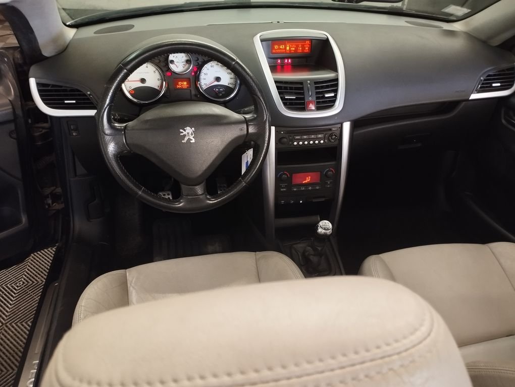Peugeot 207 CC - Photo 3